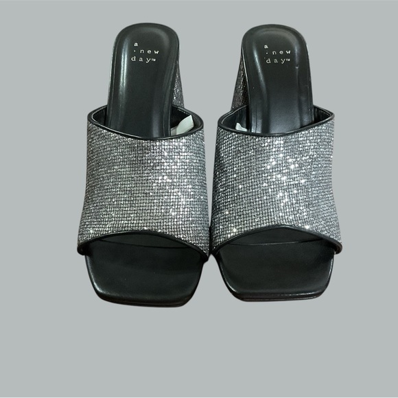 NWOT SILVER GLITTER SLIDE WITH 3.5” BLOCK HEEL BY a.new day - Picture 3 of 3